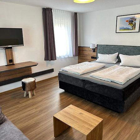 Zum Bayrischen Wirt Hotel Maierhofen  Bagian luar foto