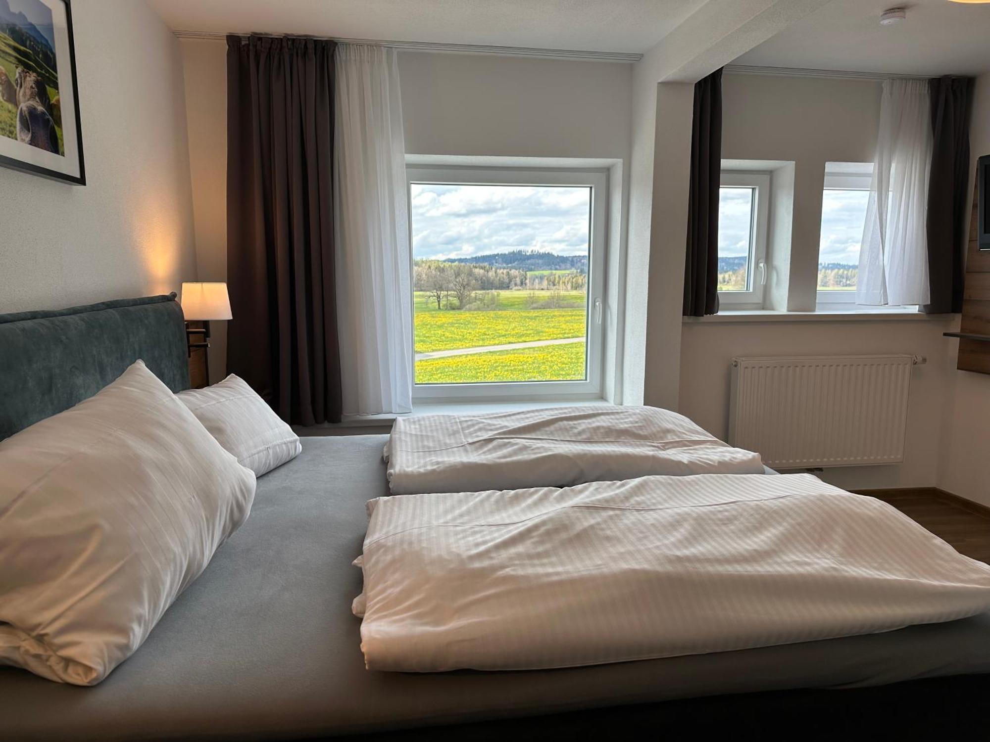 Zum Bayrischen Wirt Hotel Maierhofen  Bagian luar foto